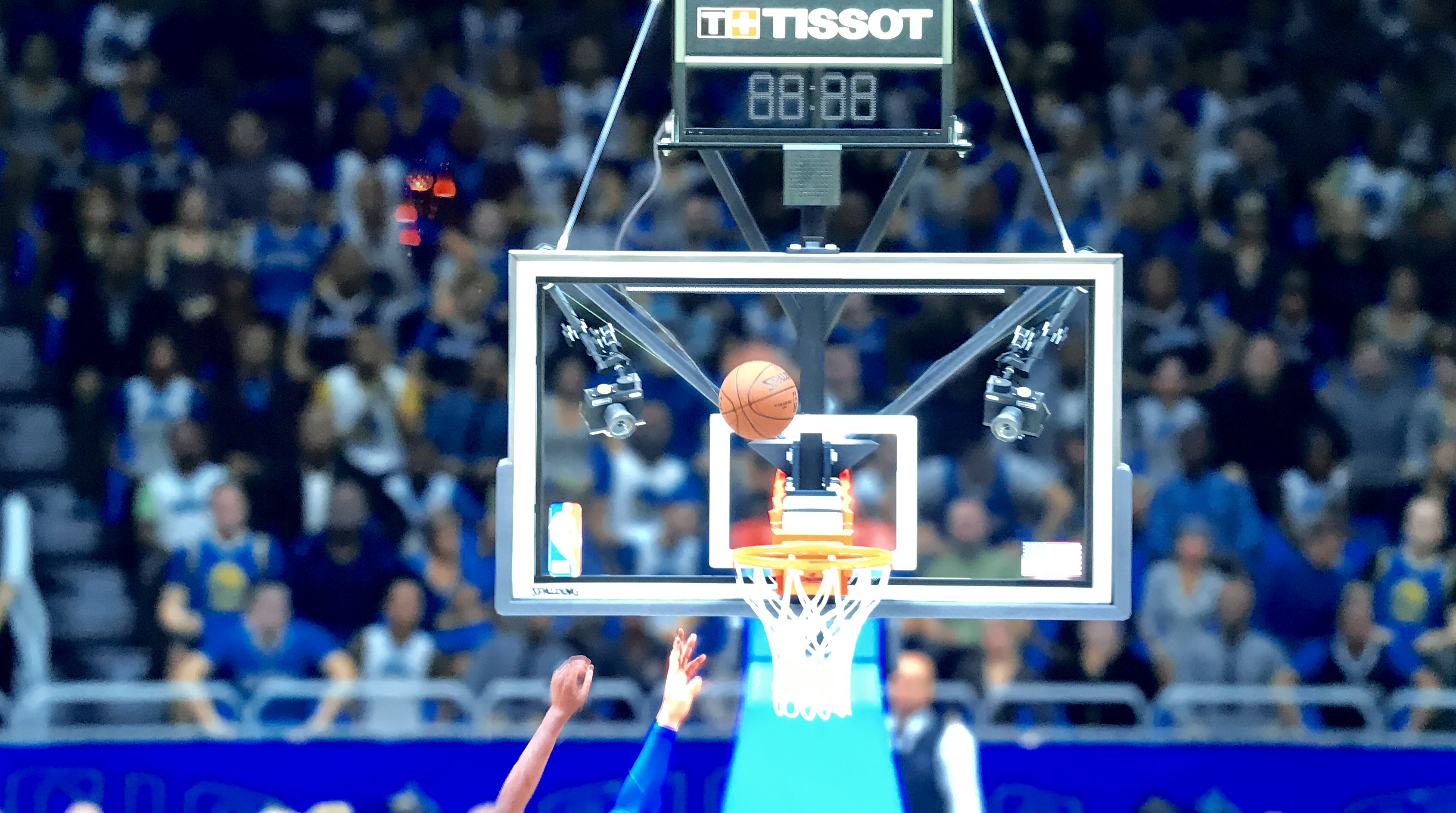 lg超薄oled电视评测,外观设计非常绚丽又亮眼