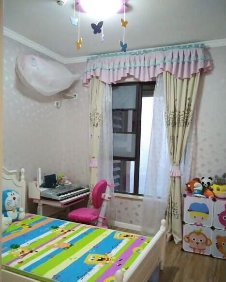 欧式风格客厅贴墙纸效果图,3室2厅2卫墙纸装修效果