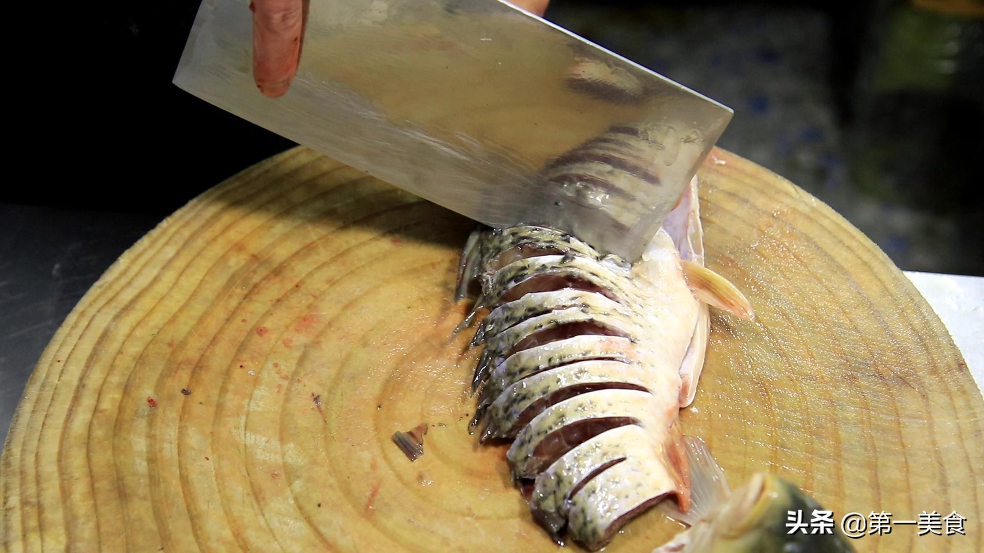 盐水柠檬鱼怎么做,柠檬鱼的正宗教程