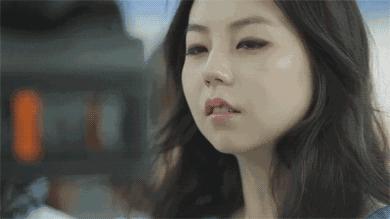 周冬雨单眼皮搭配,韩国单眼皮女明星眼妆金高银