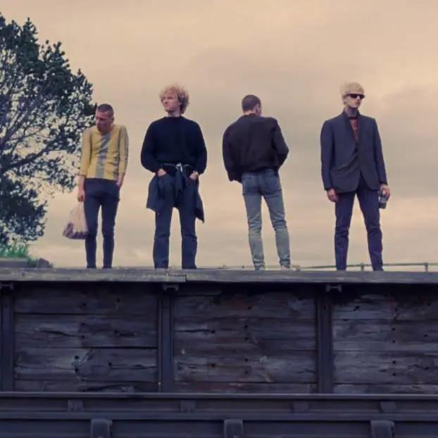 残酷的永远不是现实而是人心,残酷的不是人心而是生活