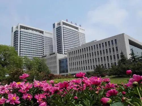 青岛大学附属医院和山东省立医院,青岛大学附属医院有几家