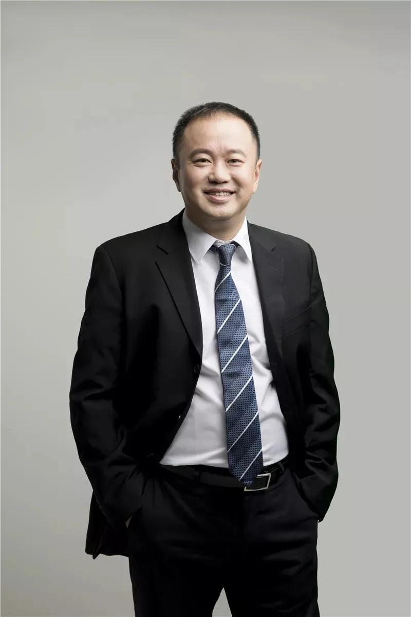 从众星捧月到众矢之的,从众星捧月到负债累累