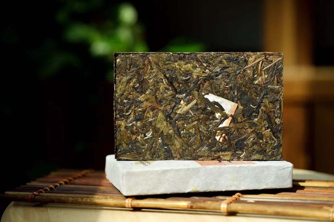 七子饼茶的历史背景,中茶牌七子茶饼铁饼