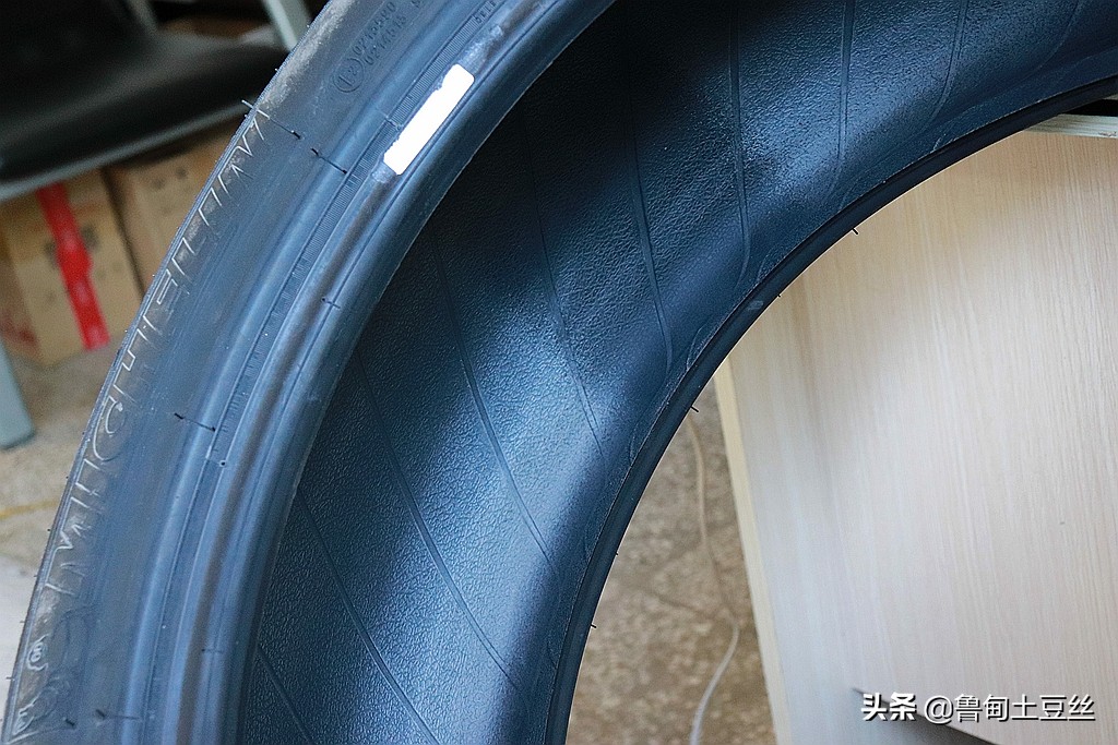 奔驰威霆轮胎升级,威霆升级轮毂案例