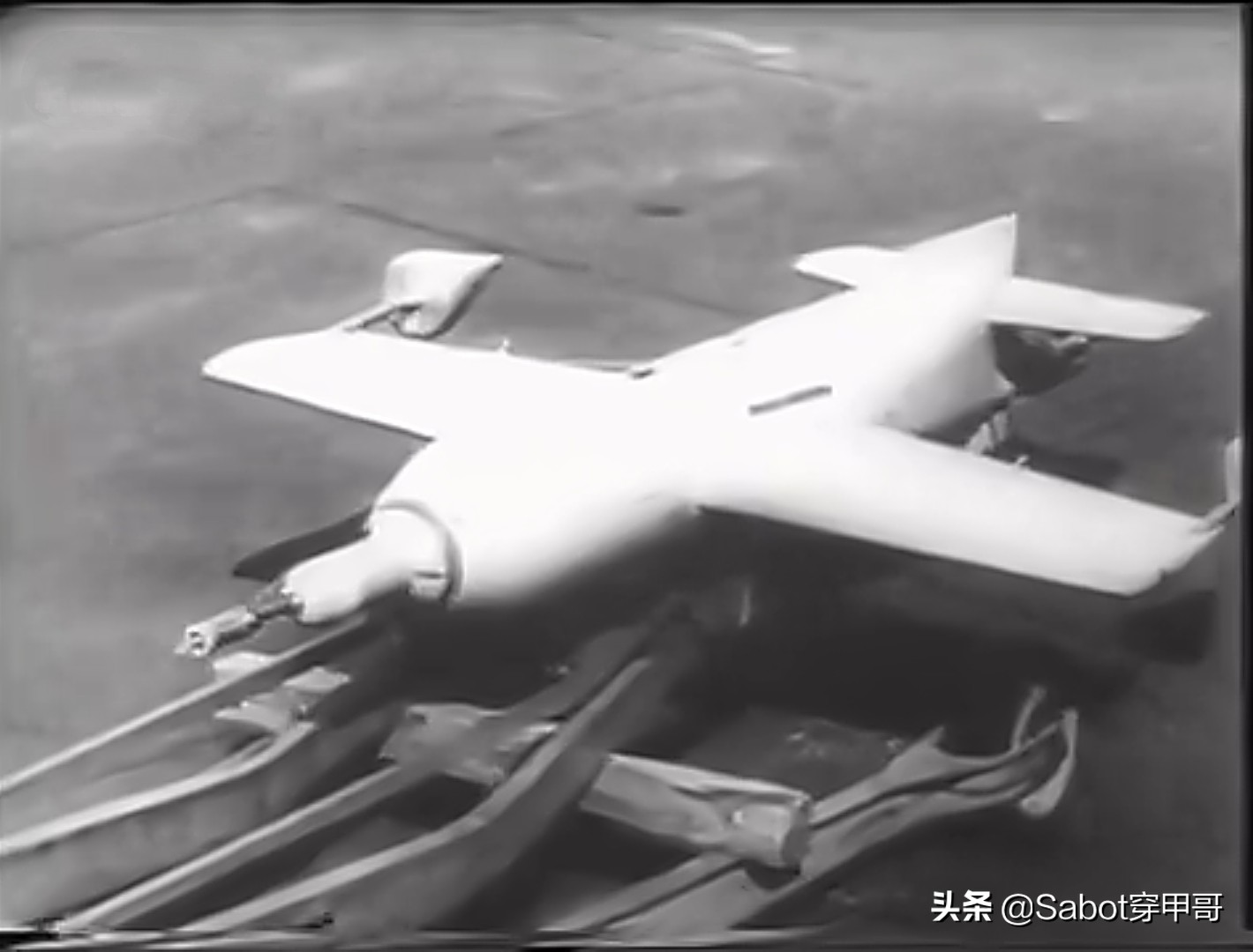 二战德国空射v1导弹,二战轰炸机投弹器