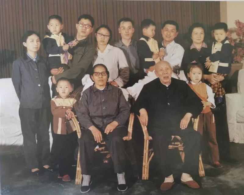 红色家风亲人讲述〡董必武之孙董绍新：从爷爷的革命人生中汲取信念与力量