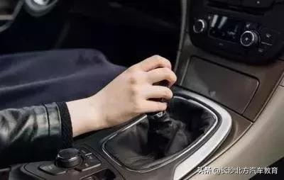 汽车拖挡会发生什么情况,汽车拖挡是什么原因引起的