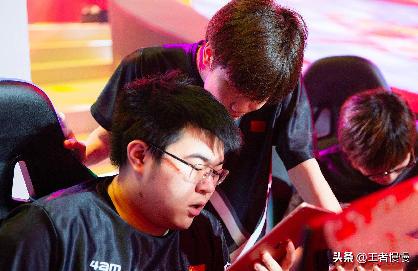 *牙虎**的牌面到底是谁？四大板块一哥“各不相让”，王者流量最高