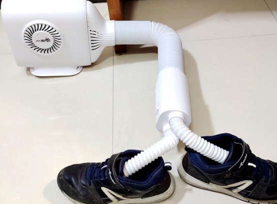 下雨天怎么防止鞋子湿,鞋子下雨天湿了如何快速晾干