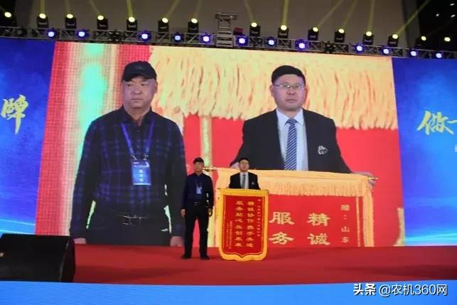 现场预收1.36亿元！经销商为啥这么信赖萨丁重工？