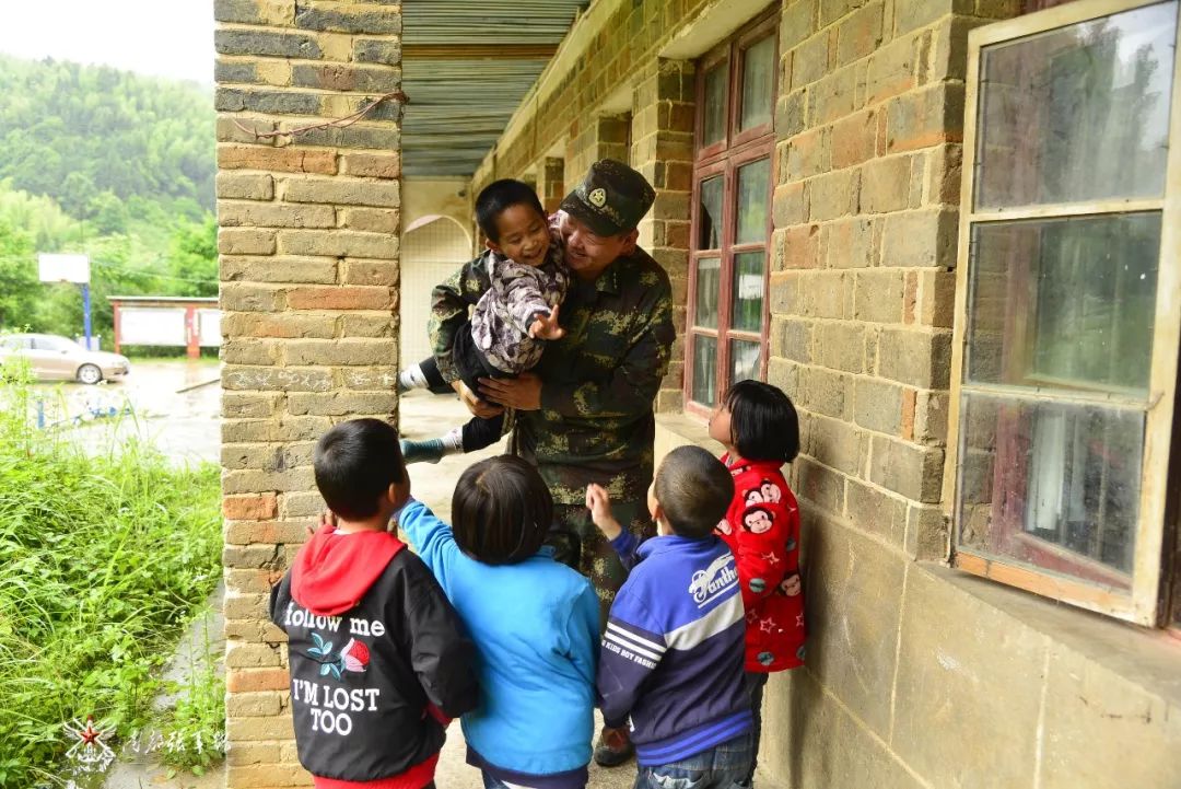 贫困山区学校爱心公益,只有七个学生的乡村学校