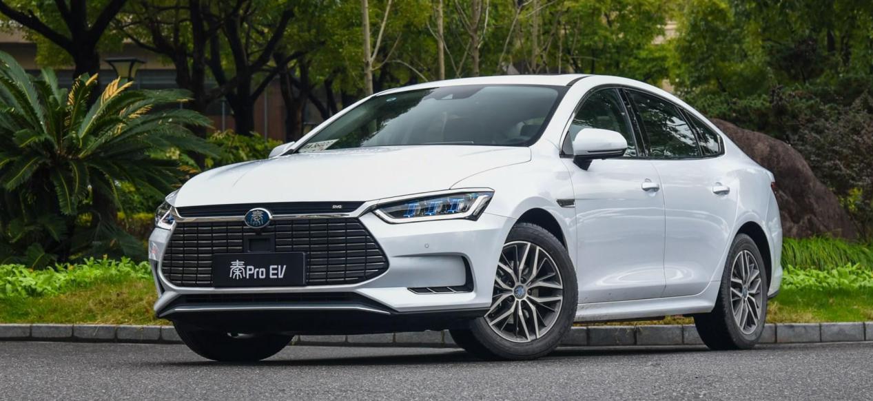 高续航新能源车型盘点，12款500km+车型横评，拒绝充值一针见血