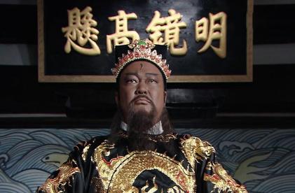 展昭何家劲被关押,展昭为救包拯闯禁宫