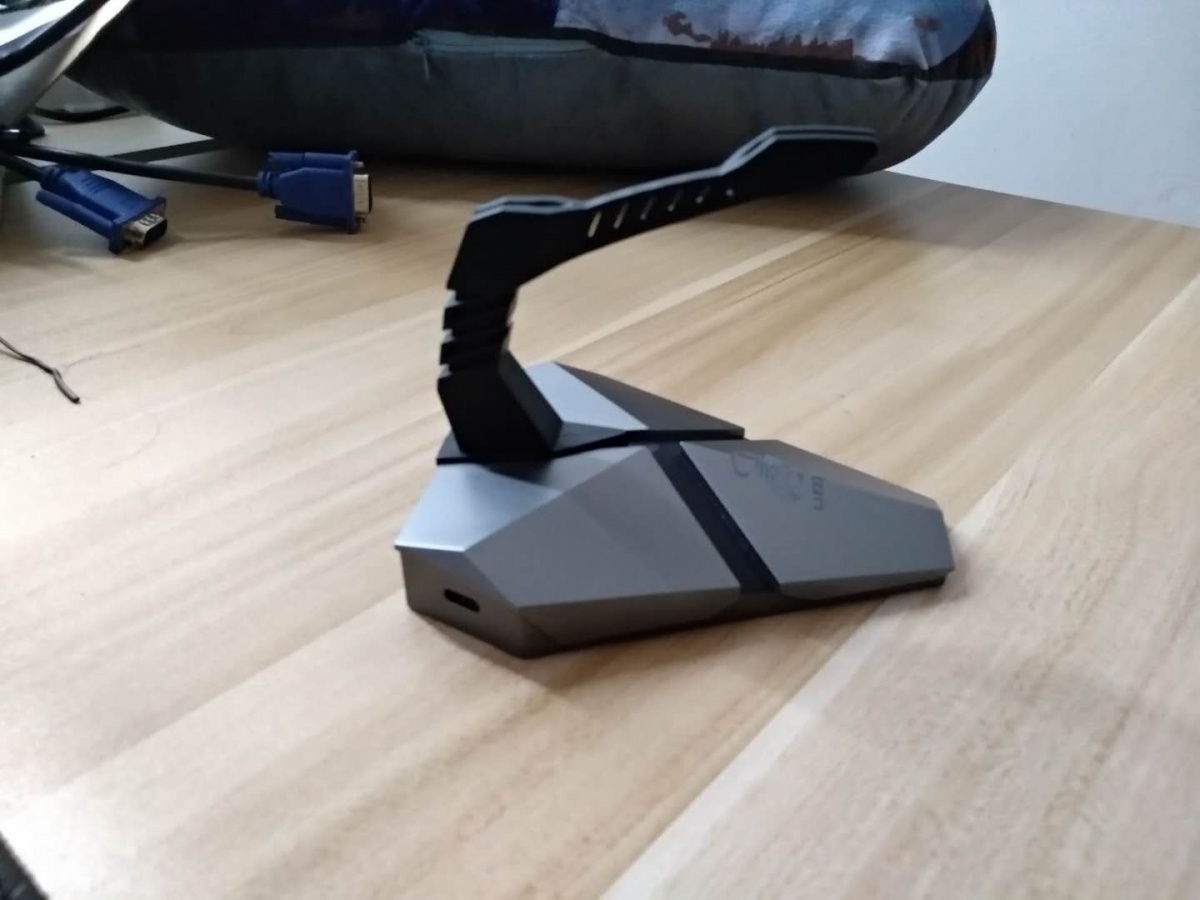 这是一款能让你用手机获得端游体验的神奇“王座”