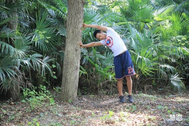 5公里跑后拉伸动作,跑后拉伸详细教程