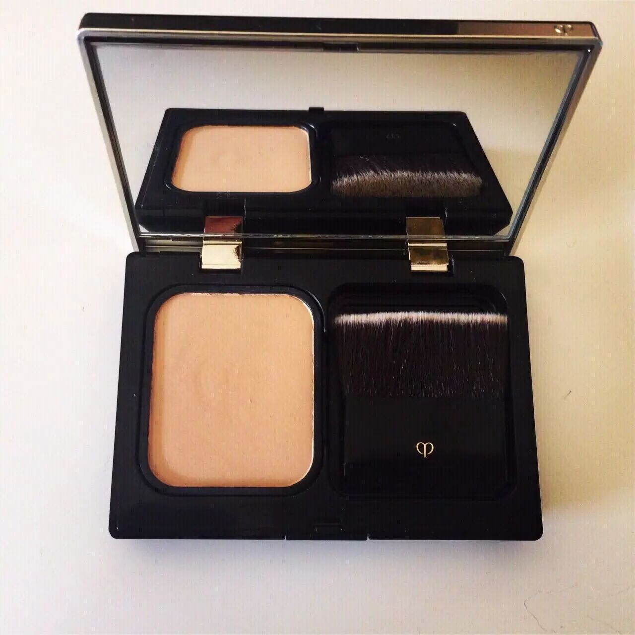 蜜粉和散粉不一样吗,蜜粉散粉粉饼的区别和使用