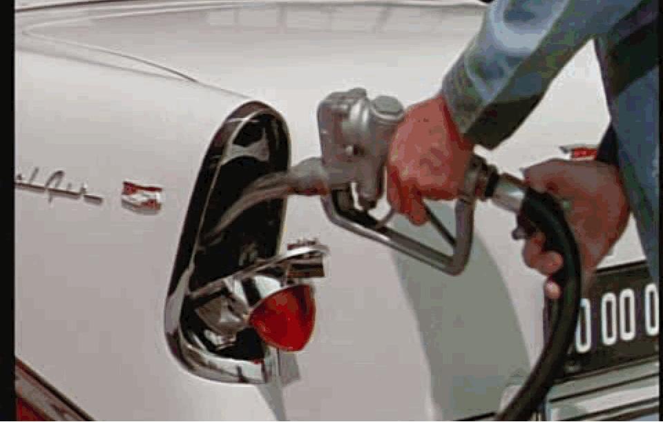 汽车加油口都在左侧吗,汽车加油口位置