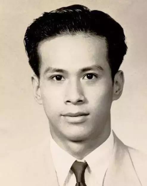 李嘉诚一个人的房产投资,坐拥2400亿的李嘉诚