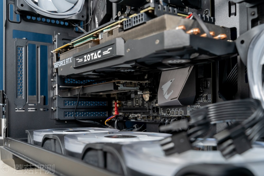 极速插拔，解锁更多使用姿势、ICYDock硬盘抽取盒PCI转M2评测