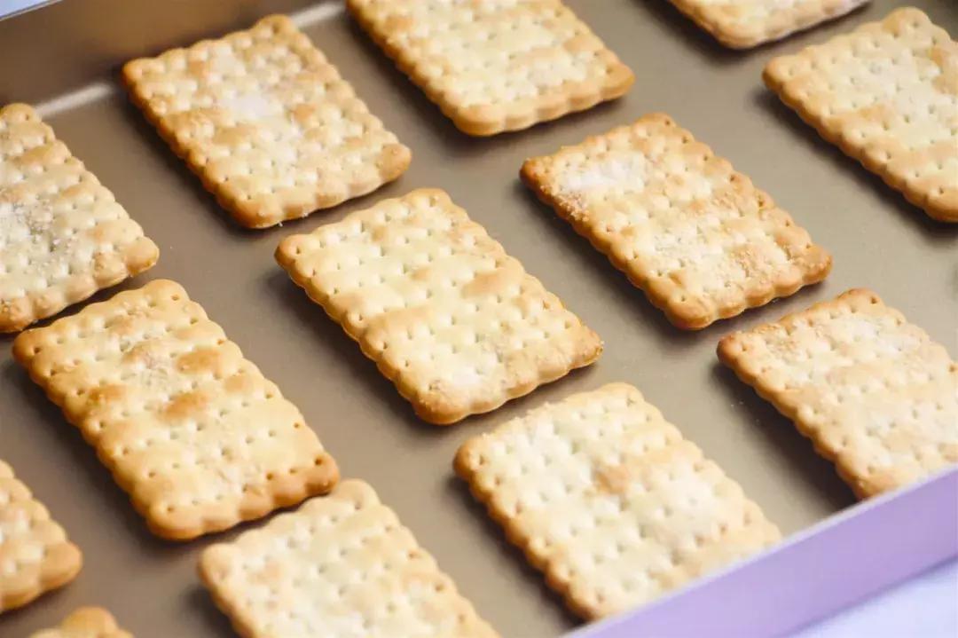 风靡全球的冰淇淋三明治,马卡龙冰淇淋三明治草莓蛋糕