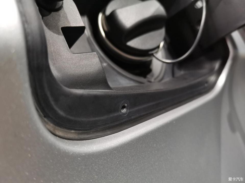 宝马5系贴膜改色罗曼尼红双拼,宝马5系贴膜改色