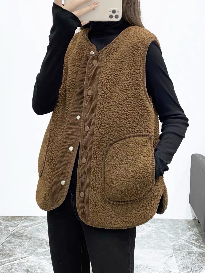 马甲怎么穿搭才好看,马甲怎么穿才好看