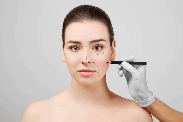 心真大！朋友圈买“肉毒素”，轻者嘴歪，重者致命……