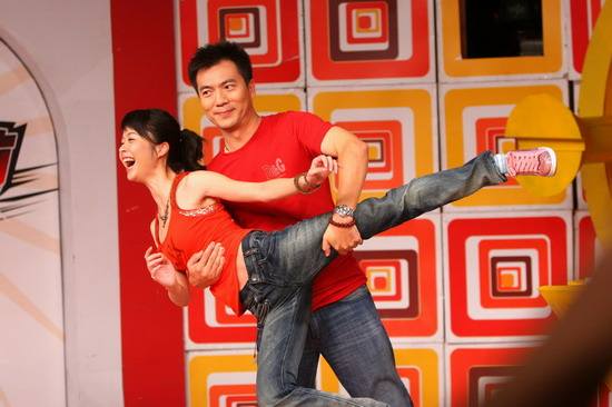 黄健翔与孙杨的关系,黄健翔卷入孙杨事件论证