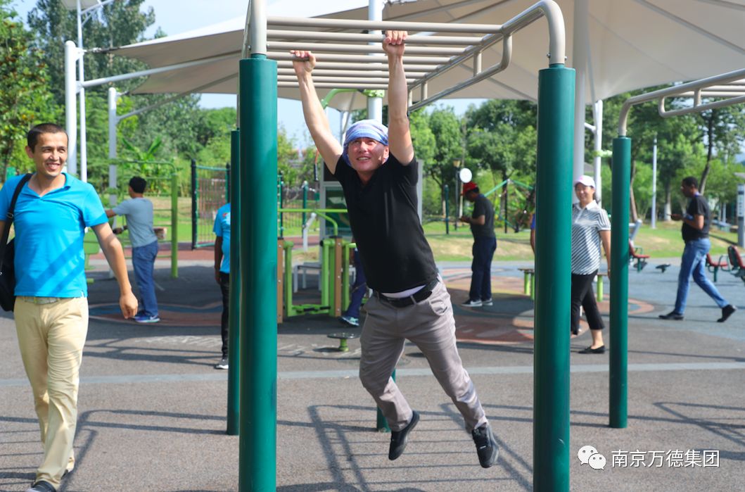 体育让南京万德集团与“一带一路”牵手，共建友谊桥梁