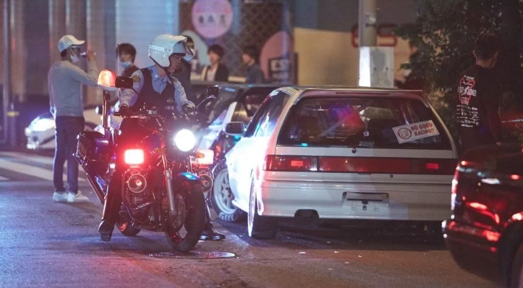 本田思域最畅销的一款,售价12万的本田思域