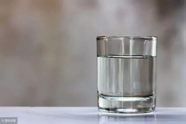 如何不洗澡让猫咪的毛发干净,怎么可以让猫咪不掉毛