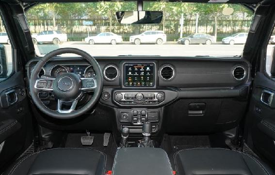 奔驰s对比宾利飞驰,奔驰s和宾利添越