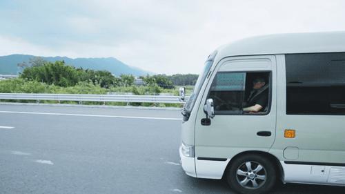 互联网大厂情侣辞职，爆改12㎡房车：不买房也可以很快乐