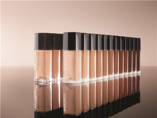 dior锁妆恒久无痕粉底液测评,拍照一秒钟修图两小时