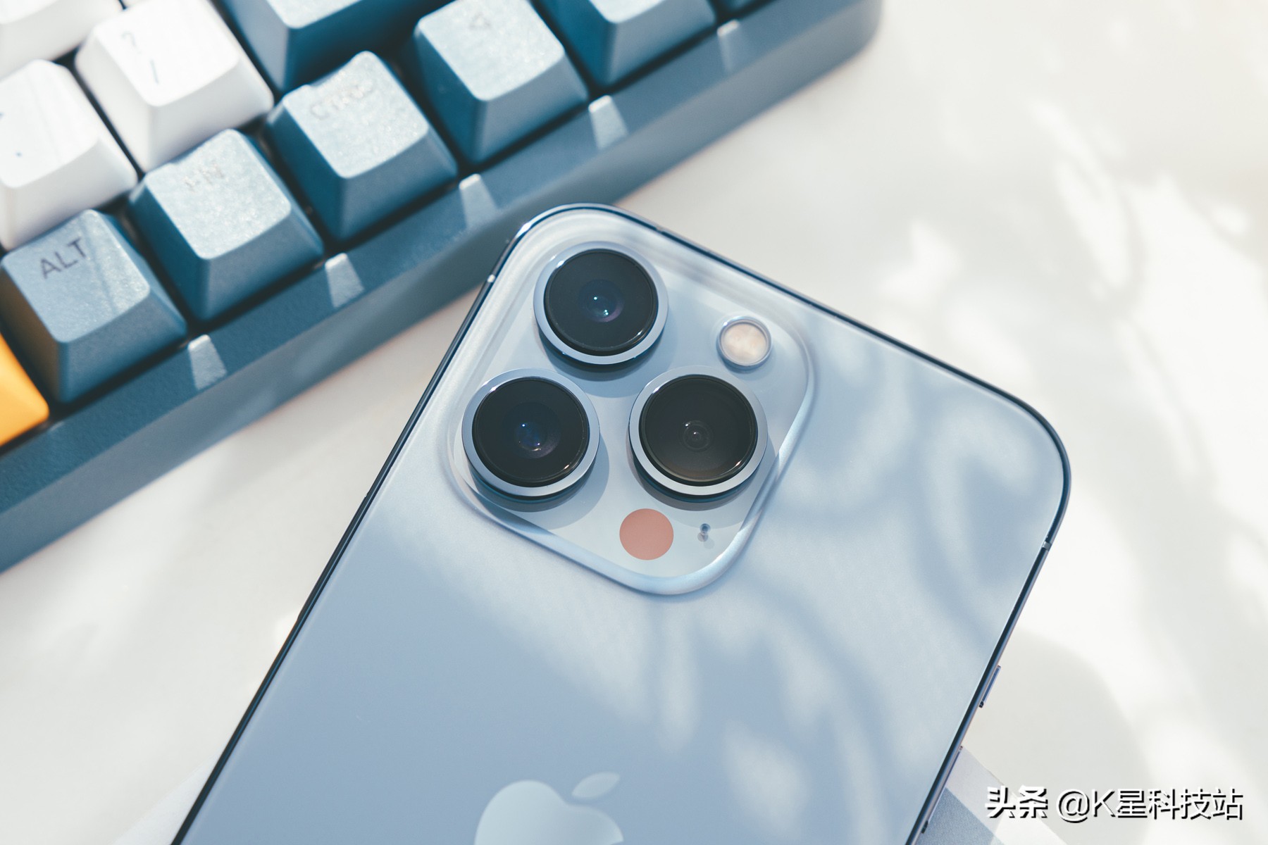 iphone13pro远峰蓝配透明壳,iphone13pro远峰蓝开箱