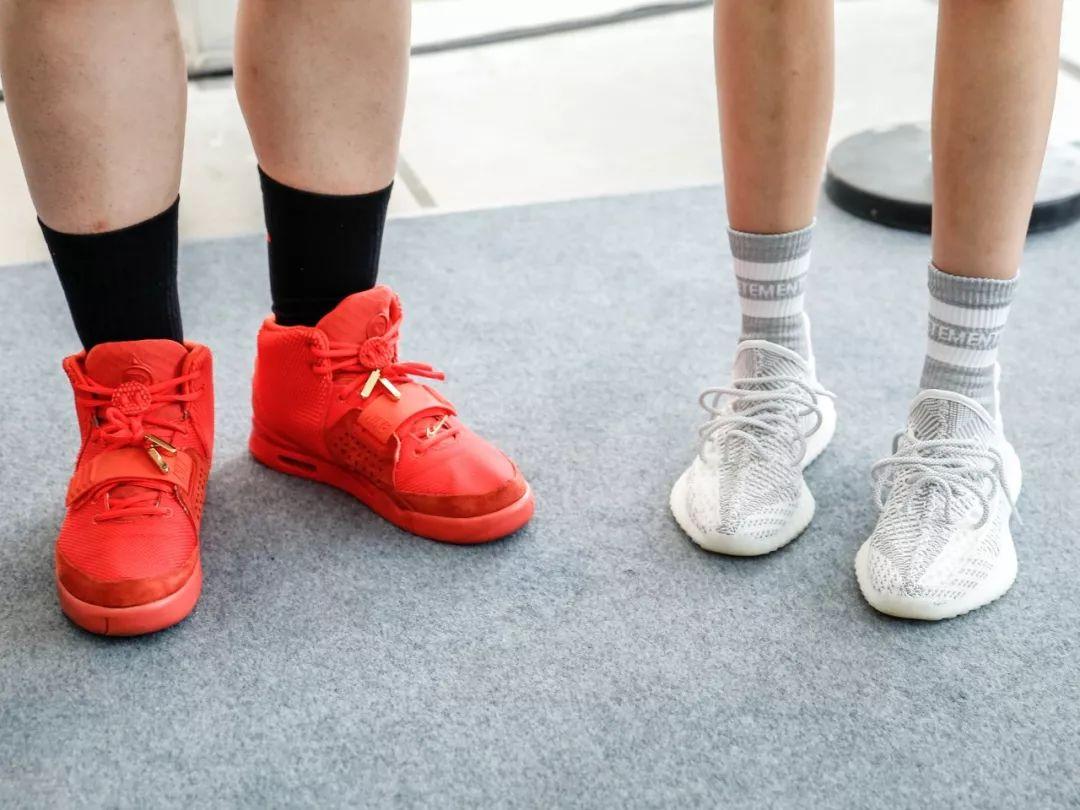 AJ、Yeezy谁更受欢迎？鞋头的本质也是球鞋复读机？