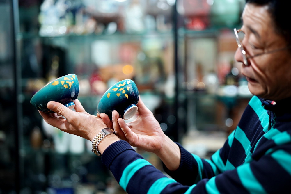 老式铜葫芦烟袋,古玩市场的铜胎掐丝珐琅花瓶