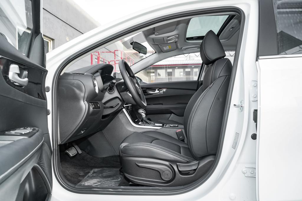 连云港锦泰起亚4s店,连云港市起亚k3豪华版