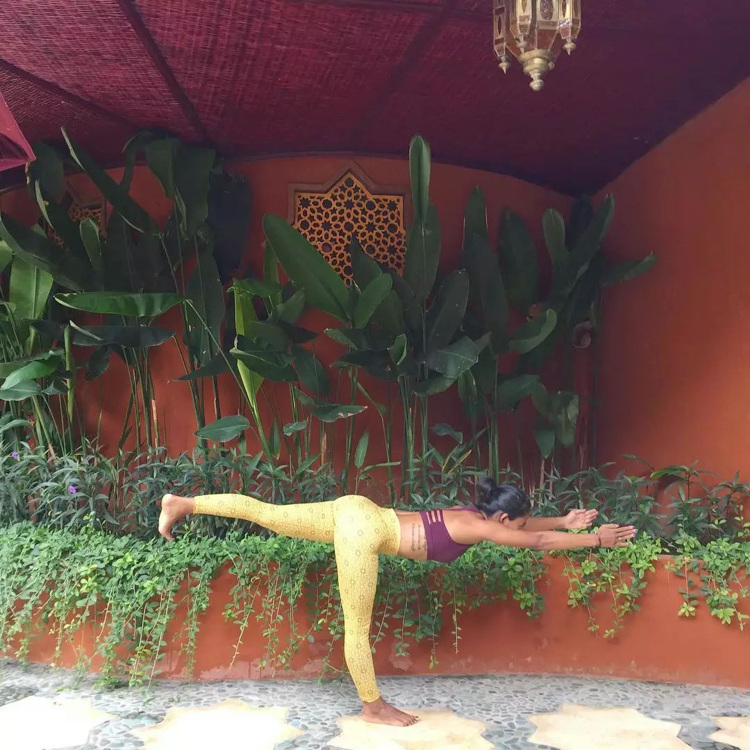 预防冬日“老寒腿”，瑜伽教你几招，双腿美丽还暖和