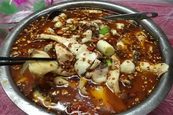 武汉老街坊都爱吃,这家店靠番茄鱼俘获了很多光谷人的胃