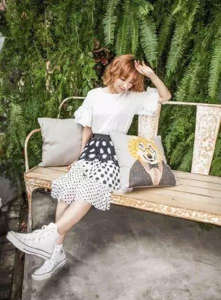 杨幂吴昕礼服图片,杨幂与吴昕穿同款连衣裙