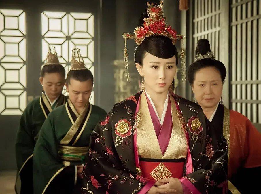 穿越古代娶三妻四妾的小说,穿越回古代能娶三妻四妾吗