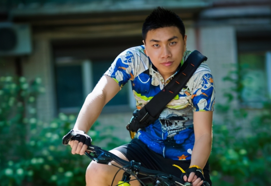 河北小伙高考状元现状,高考242分小伙