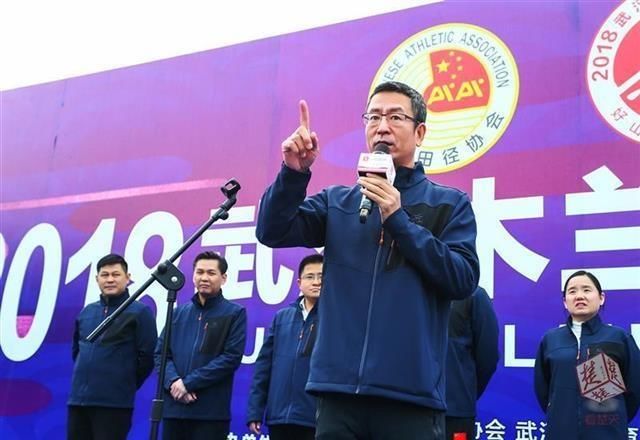 白岩松每天跑步3-5次,白岩松每周跑4-5次视频