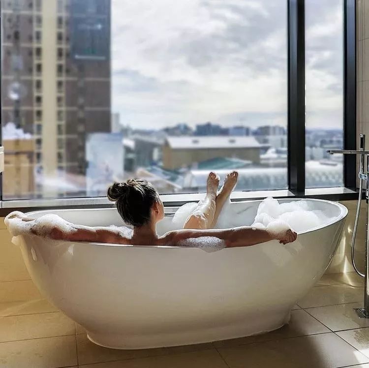 何穗美白淡斑霜,何穗竟比范冰冰还肤白