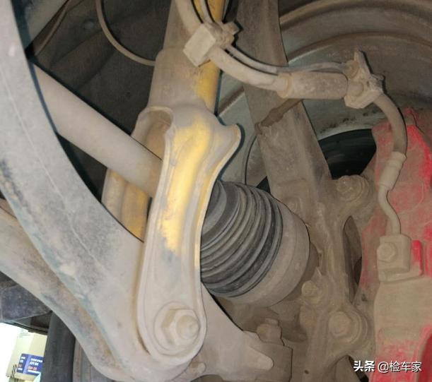 2万公里贬值80多万，45万买辆V8+6.4L的JEEP大切诺基SRT还值吗？