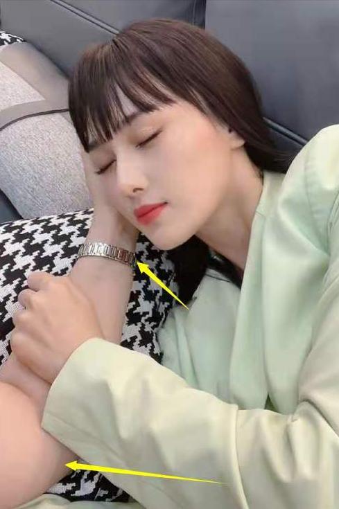 张馨予不惧黑粉爱宠物惊艳亮相,张馨予首秀光头造型惊艳全场