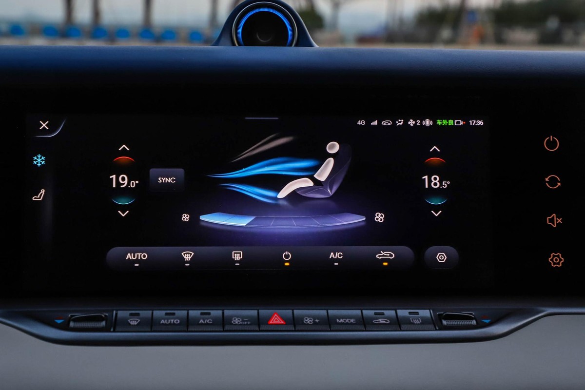 岚图新款free实测,岚图free的竞争对手