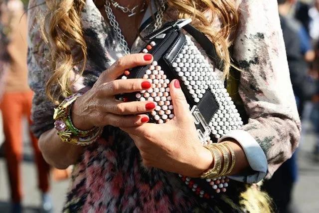 时尚回温，‘ItBag’鼻祖Fendi法棍包又来圈钱了